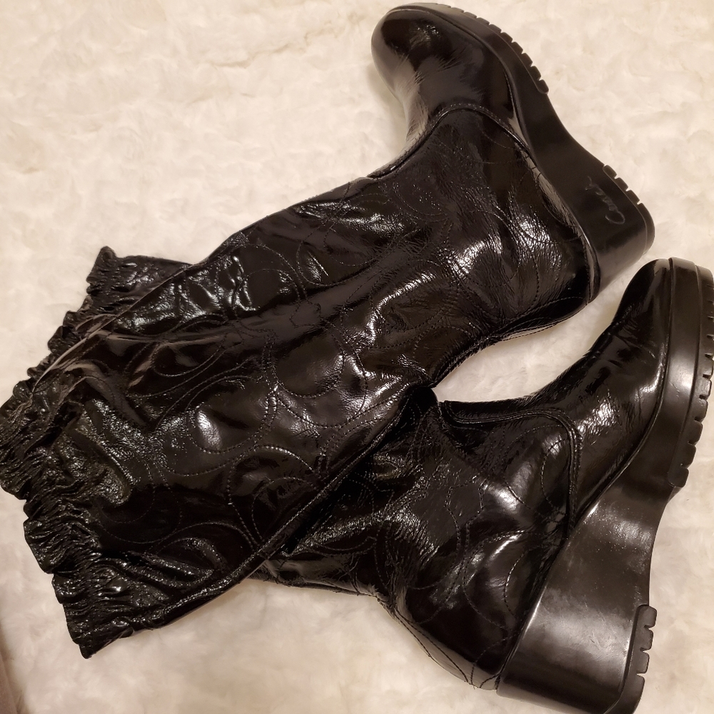 COACH Signature Ladies Boots - Picture 5 of 13